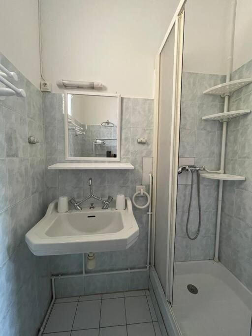 Apartamento T2 Dans Le Vieil Antibes Exterior foto